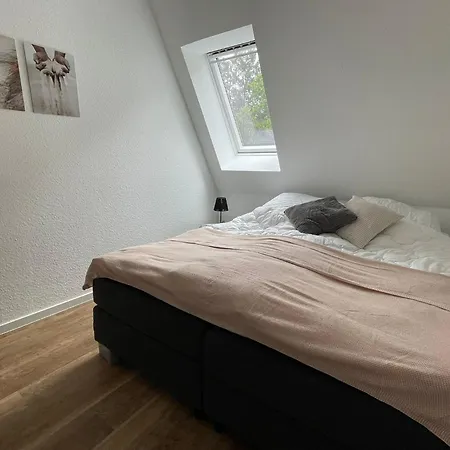 Διαμέρισμα Idyllisches Wohnen Im Schloss